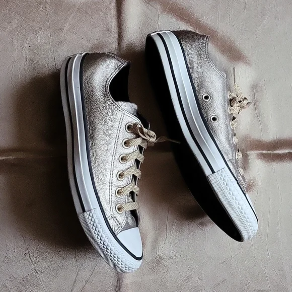 Converse All Star EUC women's metallic gold tennis shoes size 7 - Picture 3 of 9